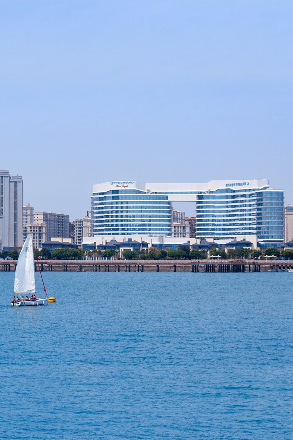 Wyndham Grand Plaza Royale Yuzhou Xiamen Wuyuan Bay Exterior foto